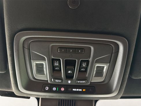Used 2024 GMC Sierra 2500 Denali Ultimate AWD/4WD image 22