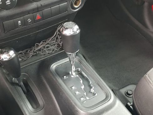 Certified 2018 Jeep Wrangler Unlimited Sport S image 17