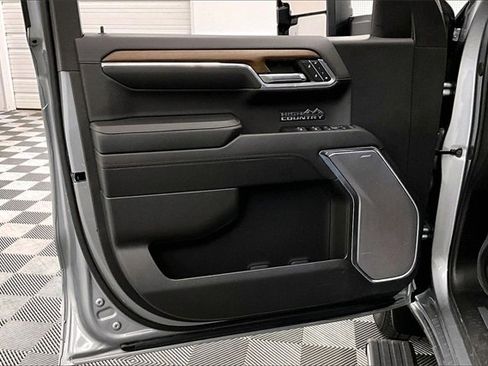 Used 2024 Chevrolet Silverado 1500 High Country w/ High Country Premium Package image 18