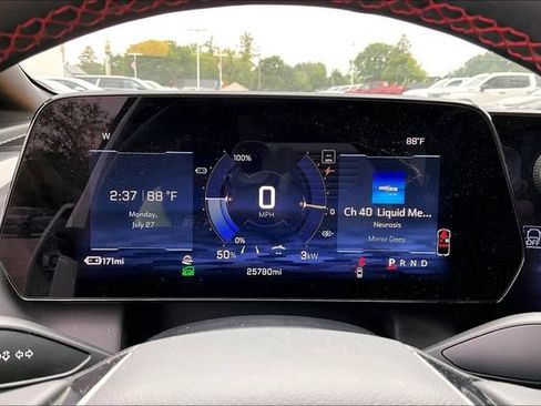 Certified 2024 Chevrolet Equinox EV RS FWD image 19