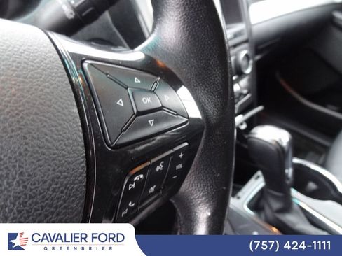 Used 2016 Ford Explorer XLT w/ Equipment Group 202A AWD/4WD image 9