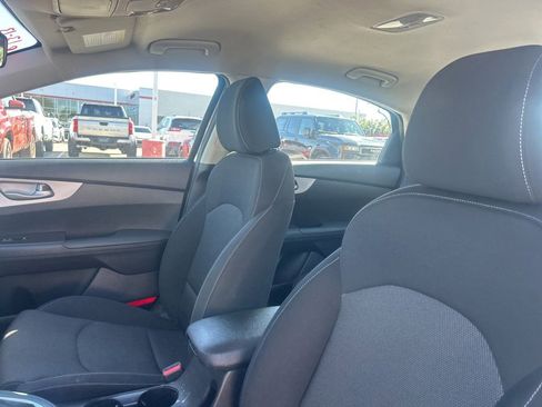 Used 2024 Kia Forte LXS image 7