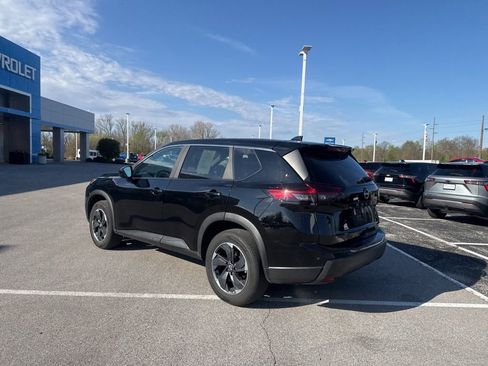 Used 2025 Nissan Rogue SV image 11