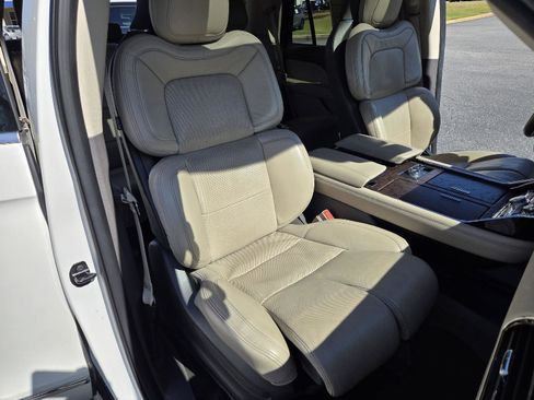 Used 2022 Lincoln Navigator Reserve image 28