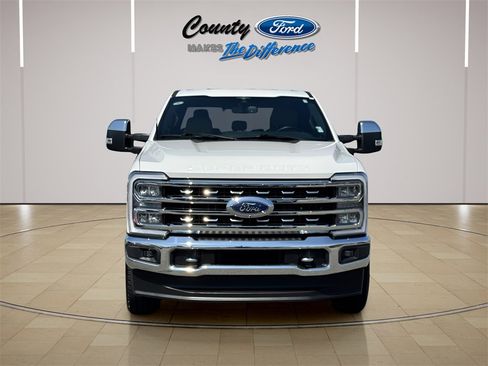 Used 2023 Ford F250 Lariat w/ Chrome Package image 12