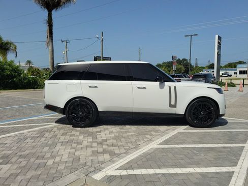 Used 2025 Land Rover Range Rover Long Wheelbase SE AWD/4WD image 6