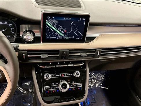 Used 2022 Lincoln Corsair FWD w/ Premium Package image 30