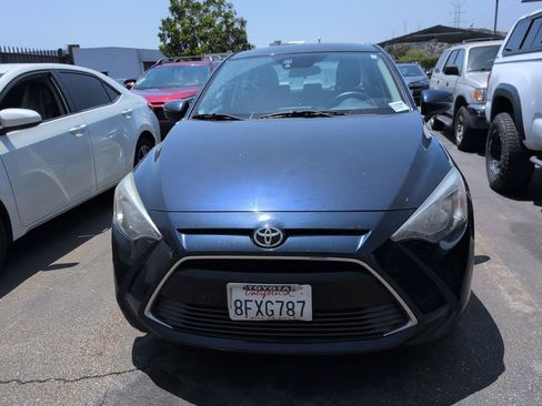 Used 2018 Toyota Yaris iA FWD image 2