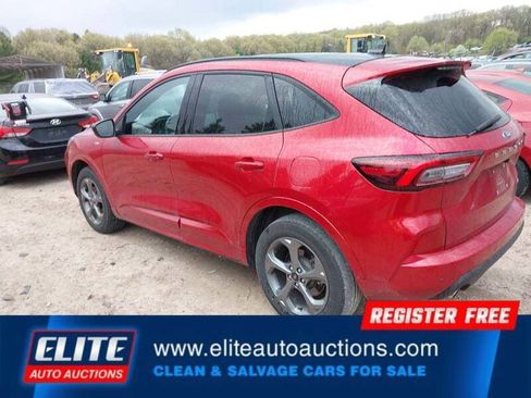 Used 2023 Ford Escape ST-Line w/ Tech Pack #1 AWD/4WD image 5