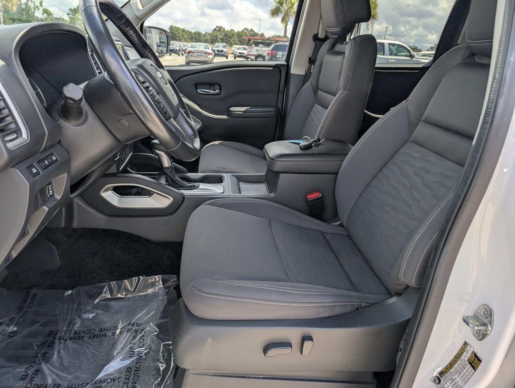 Used 2023 Nissan Frontier SV w/ SV Convenience Package RWD image 14