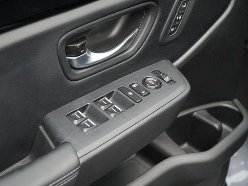 Used 2025 Honda Pilot EX-L image 9