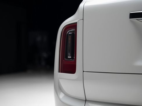 Used 2024 Rolls-Royce Cullinan w/ Cullinan Package AWD/4WD image 30