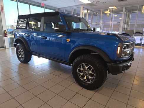 Used 2023 Ford Bronco Badlands AWD/4WD image 2