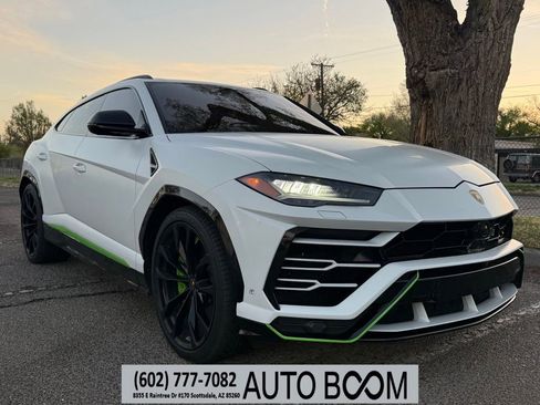 Used 2020 Lamborghini Urus AWD/4WD image 1
