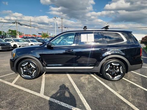 Used 2024 Kia Telluride EX w/ EX Captain's Chair Package FWD image 6