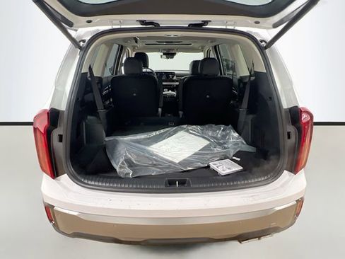 New 2025 Kia Telluride S image 29