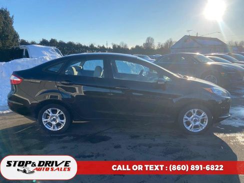 Used 2014 Ford Fiesta SE w/ Comfort Package image 6