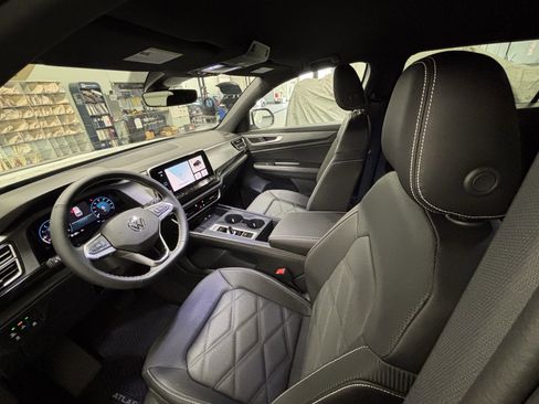 New 2026 Volkswagen Atlas Cross Sport SE AWD/4WD image 9