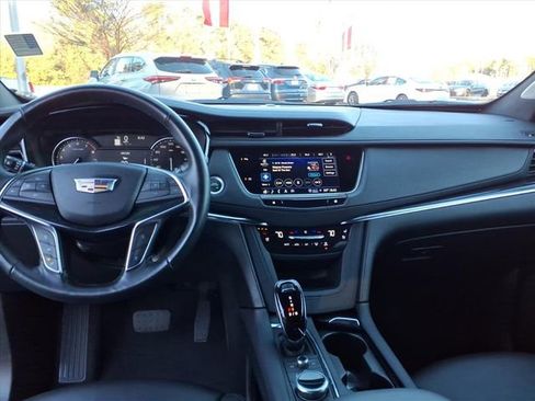 Used 2024 Cadillac XT5 Premium Luxury image 10