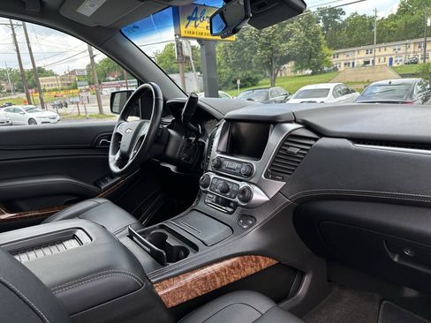Used 2018 Chevrolet Tahoe Premier AWD/4WD image 11