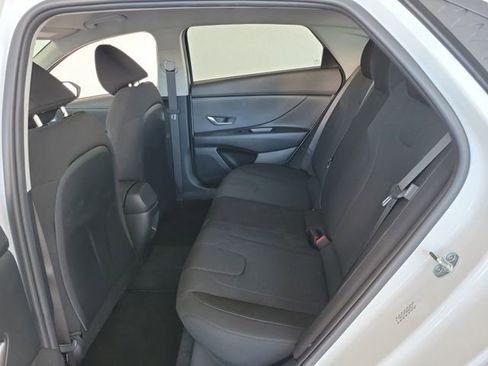 Used 2024 Hyundai Elantra SE image 18