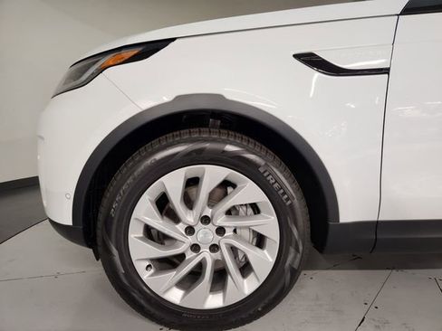 New 2026 Land Rover Discovery S image 11