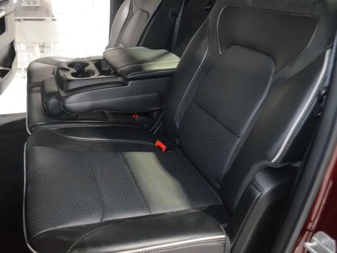 Used 2025 RAM 1500 Laramie AWD/4WD image 15