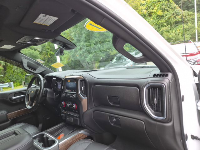 Used 2021 Chevrolet Silverado 1500 High Country w/ Technology Package AWD/4WD image 11