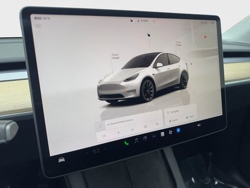 Used 2023 Tesla Model Y Long Range image 60