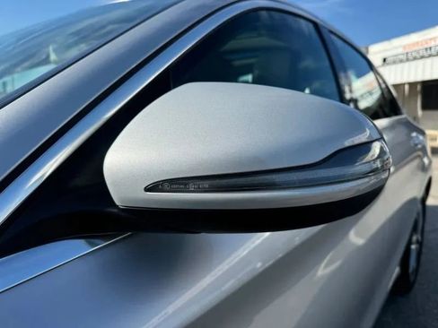 Used 2016 Mercedes-Benz C 300 4MATIC Sedan image 3