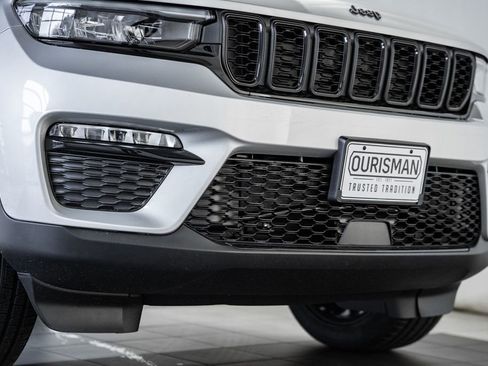 New 2025 Jeep Grand Cherokee Limited image 14