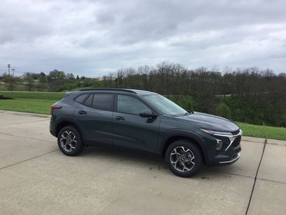 New 2025 Chevrolet Trax LT w/ Driver Confidence Package
