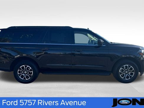 Certified 2024 Ford Expedition Max XLT image 3