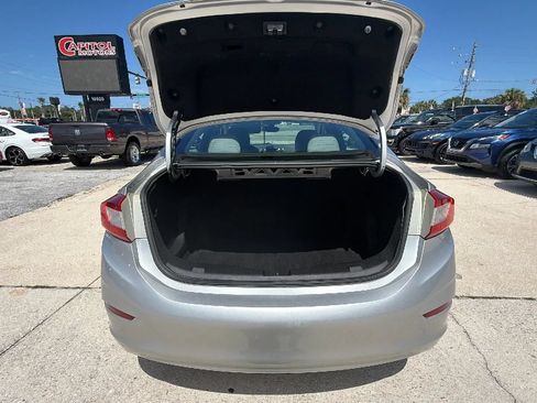 Used 2017 Chevrolet Cruze LT FWD image 18