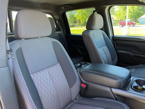 Used 2024 Nissan Titan SV w/ SV Convenience Package AWD/4WD image 6