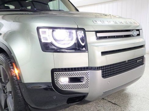 Used 2022 Land Rover Defender 90 X-Dynamic HSE image 34