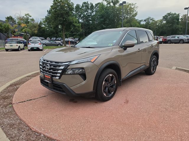 Used 2025 Nissan Rogue SV AWD/4WD image 1