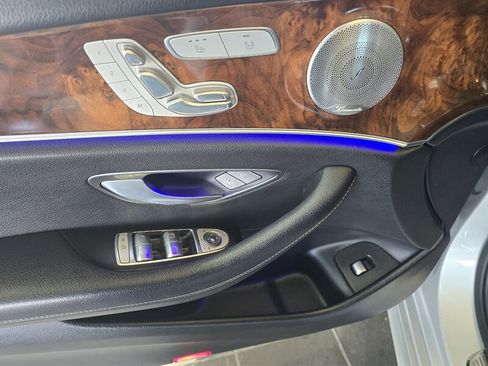 Used 2017 Mercedes-Benz E 300 image 20