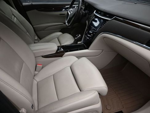 Used 2016 Cadillac XTS Premium FWD image 7