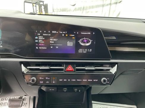 Used 2023 Kia Niro FWD image 17