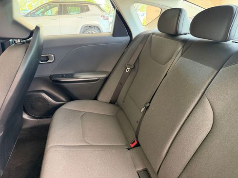 Used 2025 Kia K4 FWD image 35