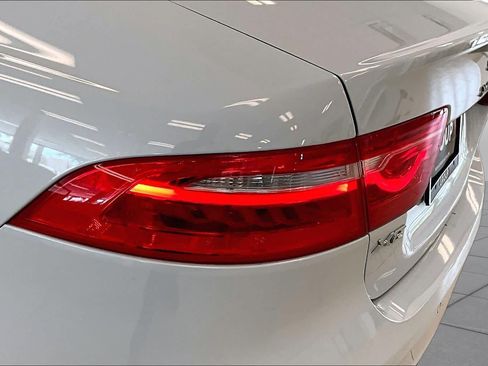Used 2018 Jaguar XE Portfolio RWD image 28