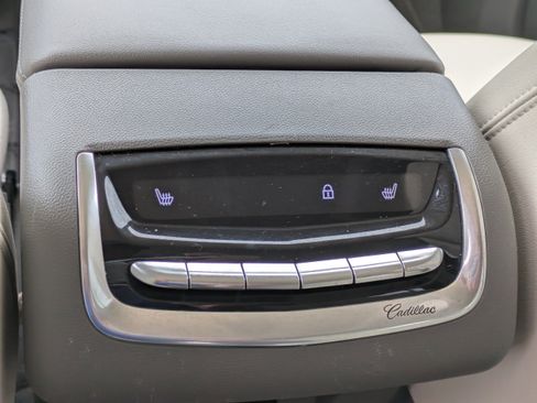 Used 2023 Cadillac XT6 Premium Luxury w/ Technology Package image 16