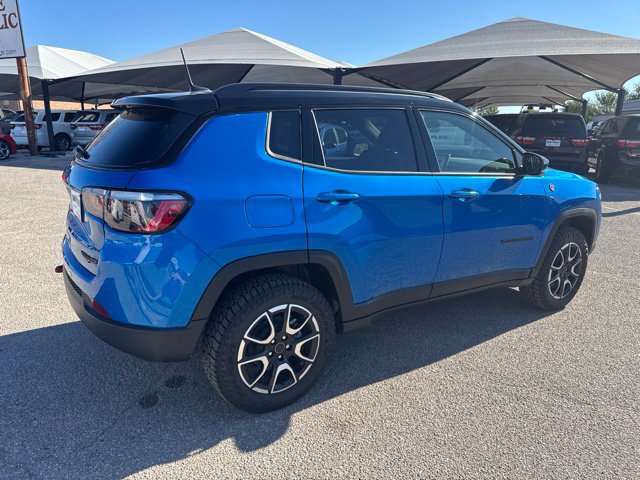New 2027 Jeep Compass Trailhawk w/ Sun, Sound & Navigation Group AWD/4WD image 6