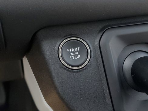 Certified 2025 Land Rover Defender 90 S AWD/4WD image 21