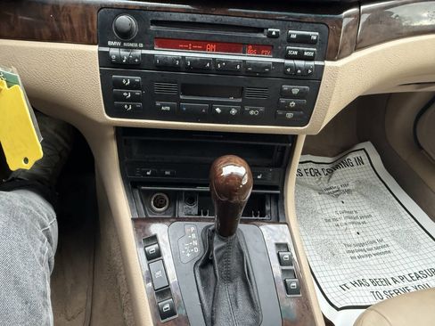 Used 2003 BMW 325i Sedan image 31