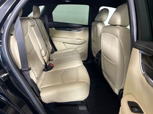 Used 2018 Cadillac XT5 AWD image 27