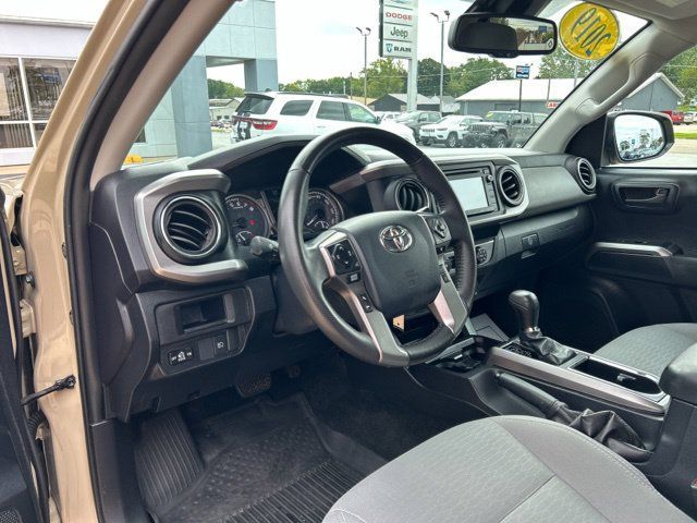 Used 2019 Toyota Tacoma SR5 AWD/4WD image 25