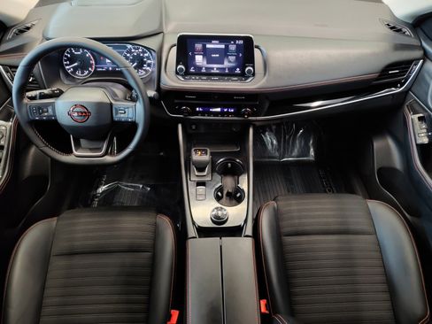 Certified 2025 Nissan Rogue SV AWD/4WD image 17