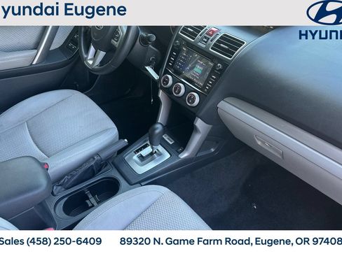Used 2017 Subaru Forester 2.5i Premium w/ All-Weather Package AWD/4WD image 21